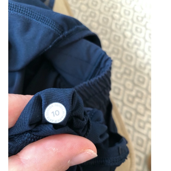 Lululemon Hotty Hot (Size 10) - Picture 4 of 4